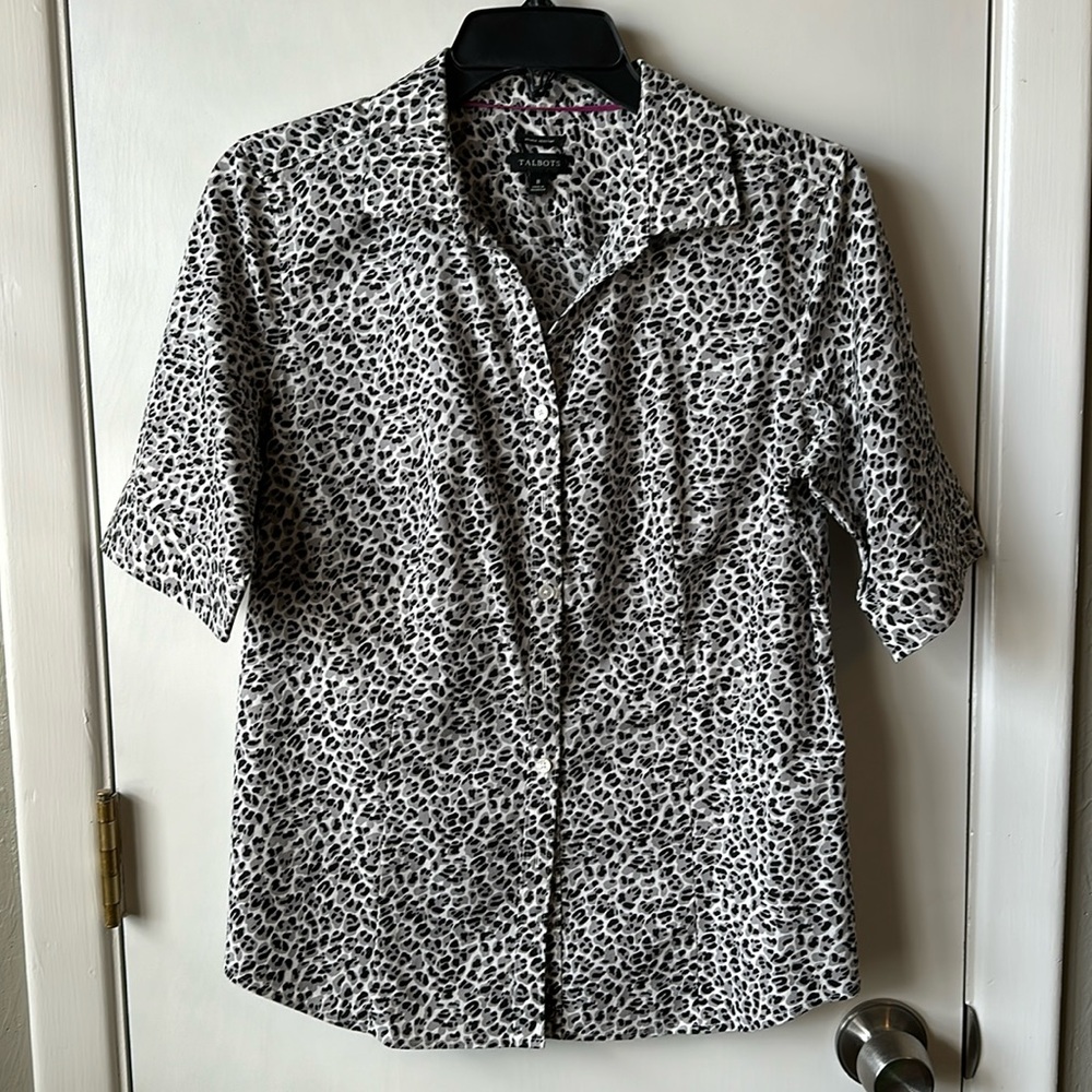 Talbots Short Sleeve Button Down Leopard Print Bl… - image 1